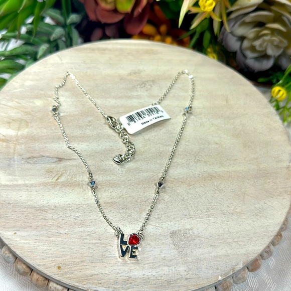 ❤️ Brighton collectibles necklace silver Love red heart NWT - Picture 4 of 9